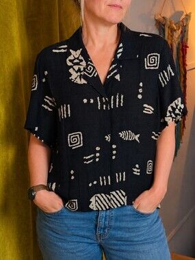 Vintage J.W. Treci Black White Abstract Button Front Blouse